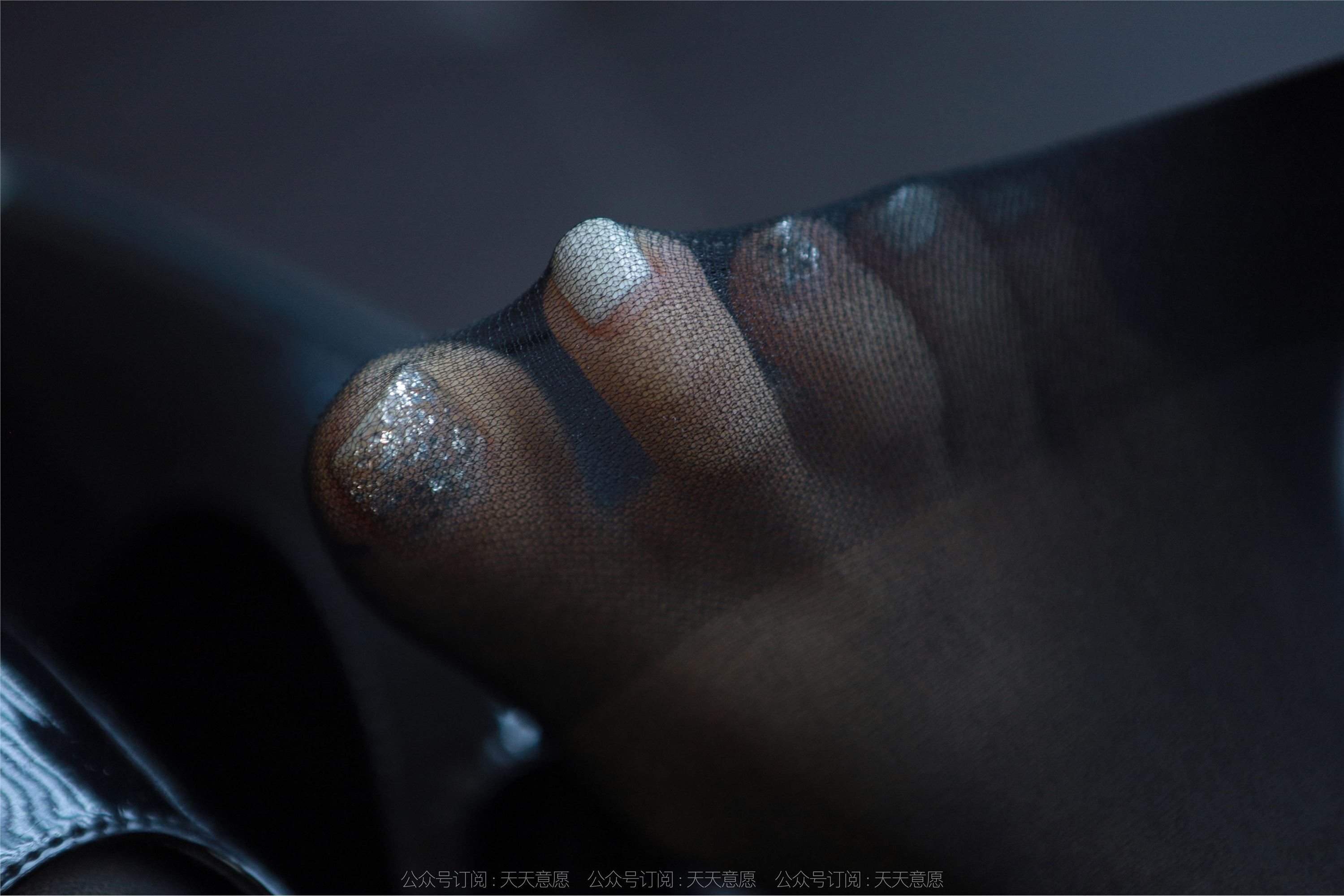 IESS异思趣向  2022.11.27 丝享家 1281 美子《嘿丝灰裙》